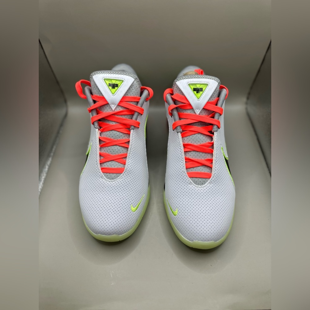 Men’s Size 9 Nike LeBron XXII (NEW) FZ1094 101 (No Box Lid)
